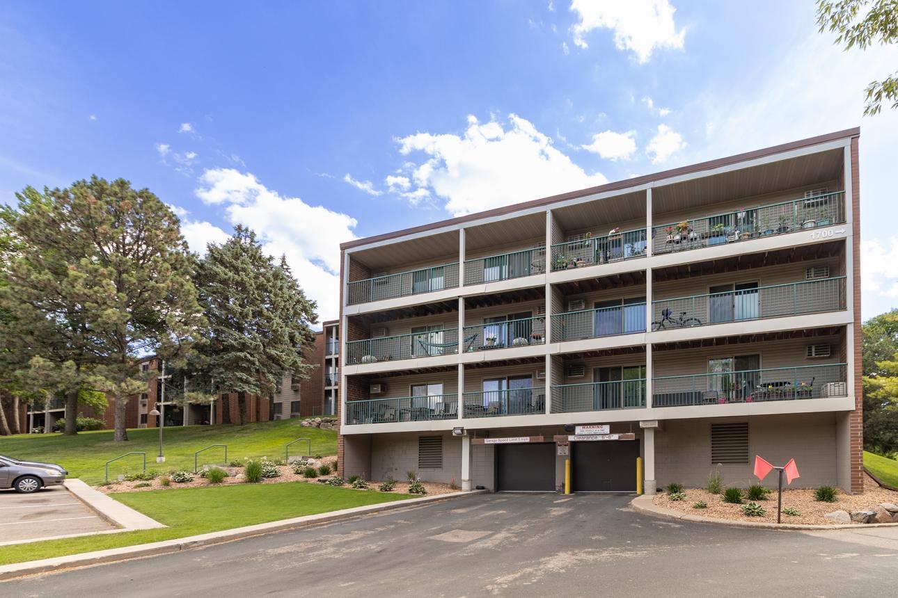1700 Four Oaks Road, Unit 219 Eagan, MN 55121 - Photo 2 of 35