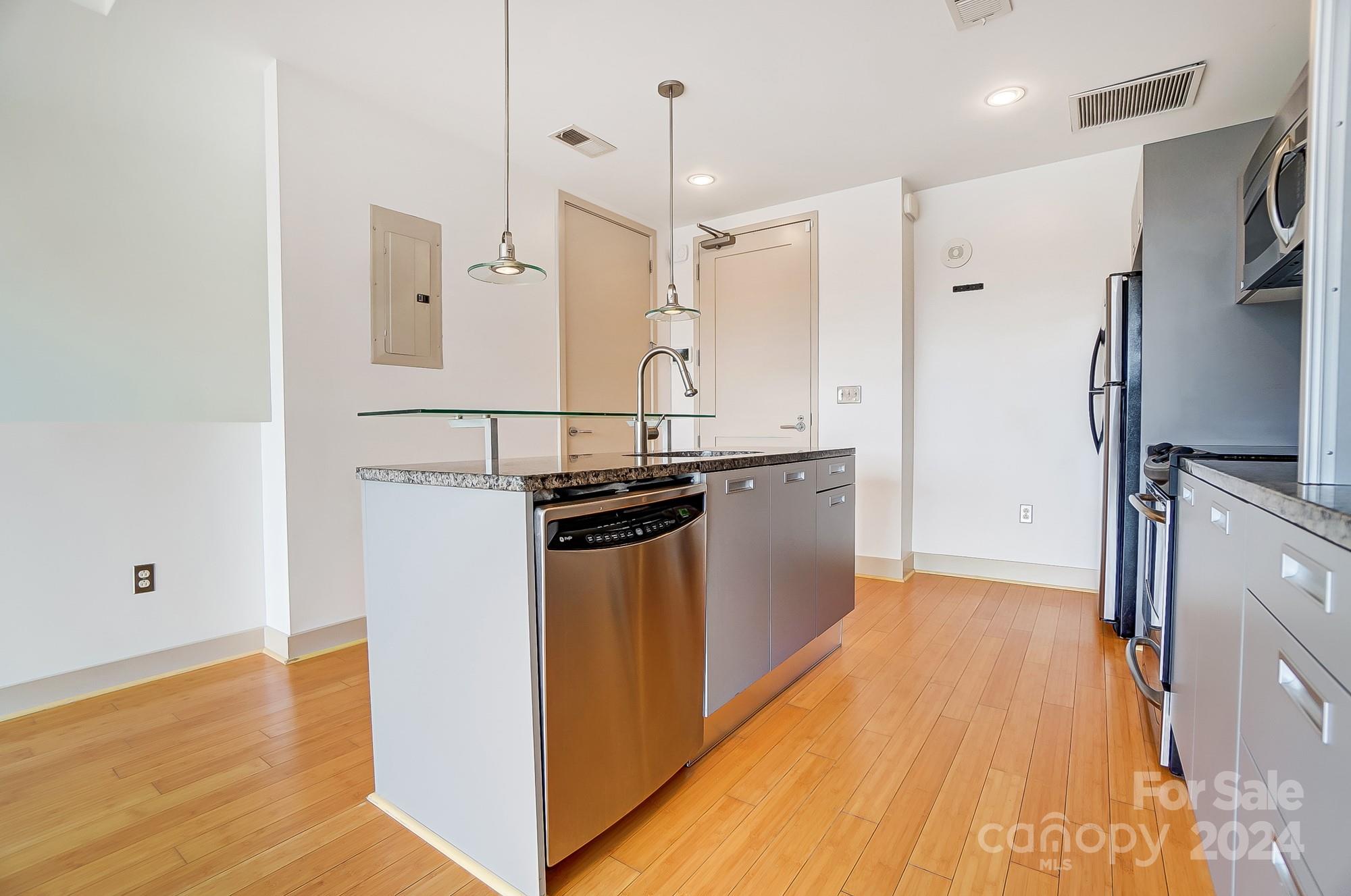 1133 Metropolitan Avenue, Unit 604 Charlotte, NC 28204 - Photo 20 of 39