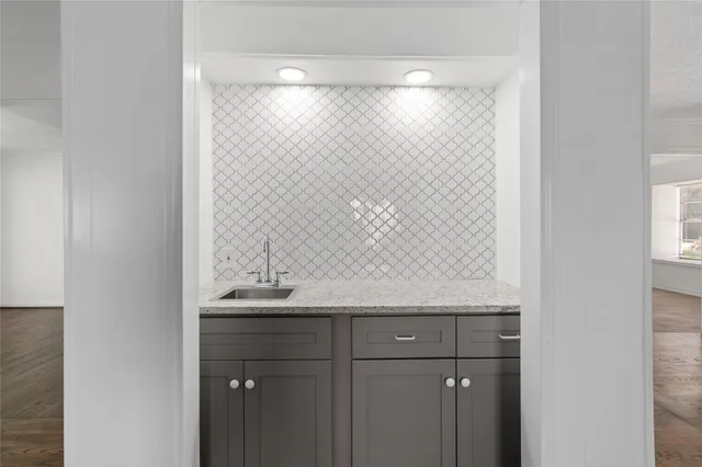 $3,000 | 500 Shirleen Drive, Pasadena, TX 77586