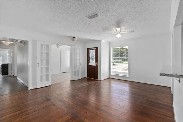 $3,000 | 500 Shirleen Drive, Pasadena, TX 77586