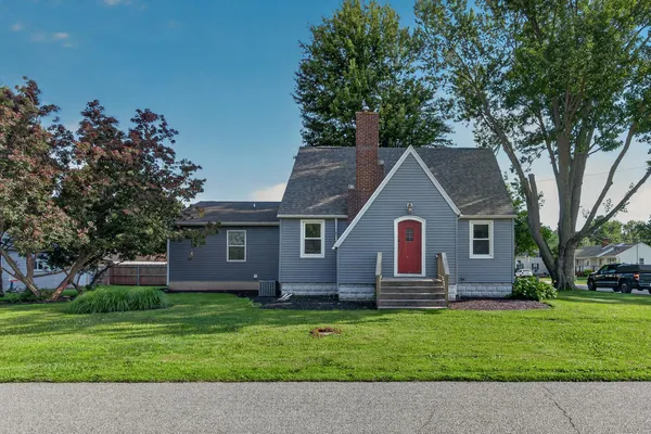 $279,900 | 202 East 2nd Street, Wanatah, IN 46390