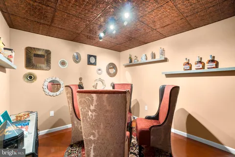 a picture of a wall with a white wall and white wall