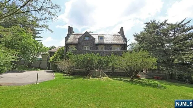 $22,500 | 394 East Palisade Avenue, Englewood, NJ 07631