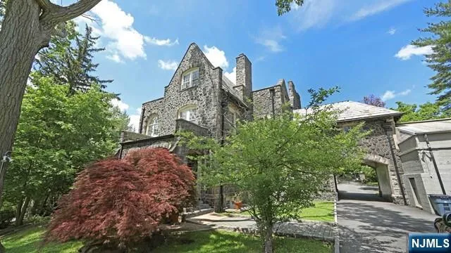 $22,500 | 394 East Palisade Avenue, Englewood, NJ 07631