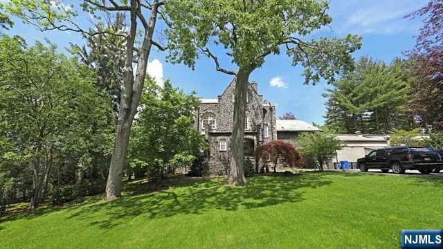 $22,500 | 394 East Palisade Avenue, Englewood, NJ 07631