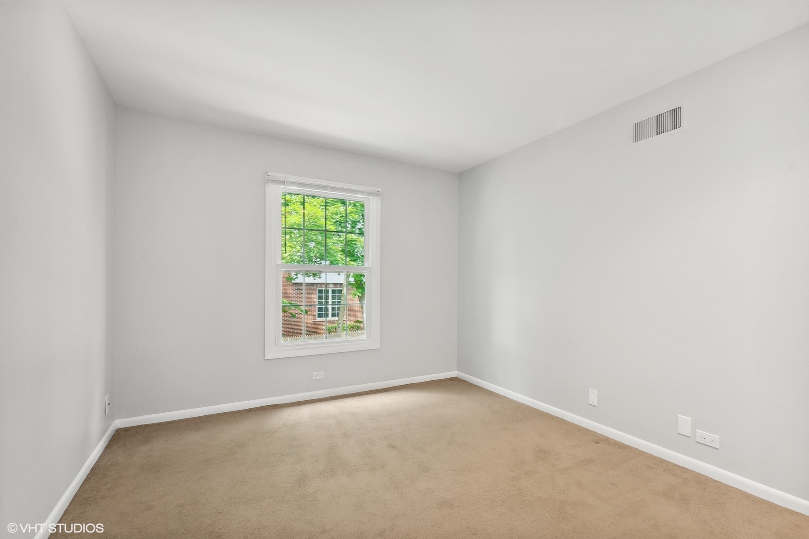 520 Shorely Drive, Unit 201 Barrington, IL 60010 - Photo 11 of 14 an empty room with windows