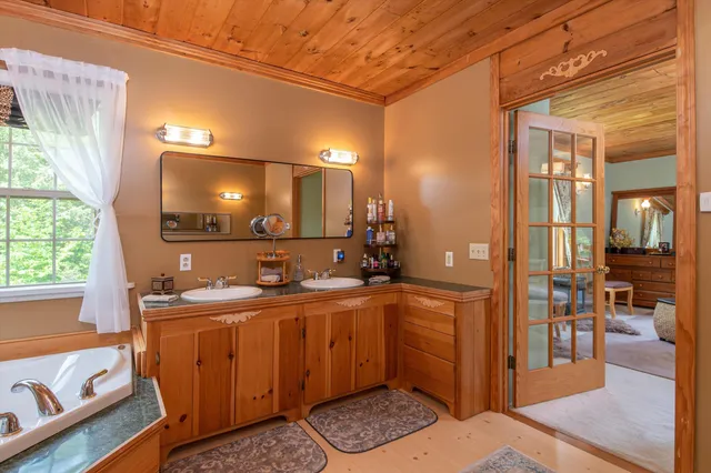 $594,000 | 1057 Quarry Road, Chester, VT 05143