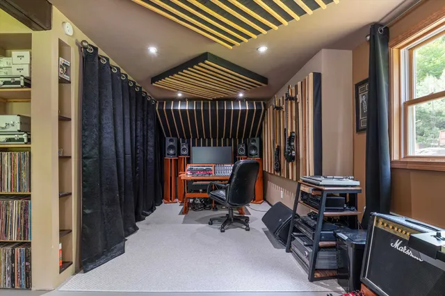 $594,000 | 1057 Quarry Road, Chester, VT 05143