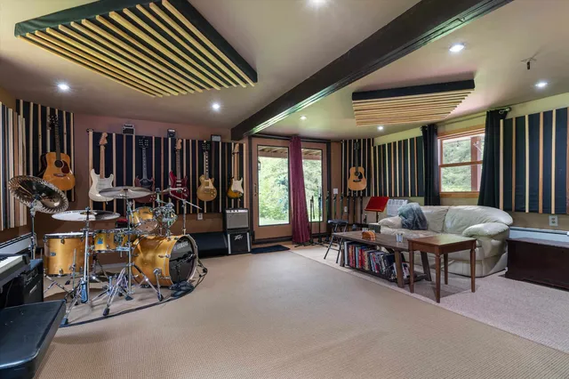 $594,000 | 1057 Quarry Road, Chester, VT 05143