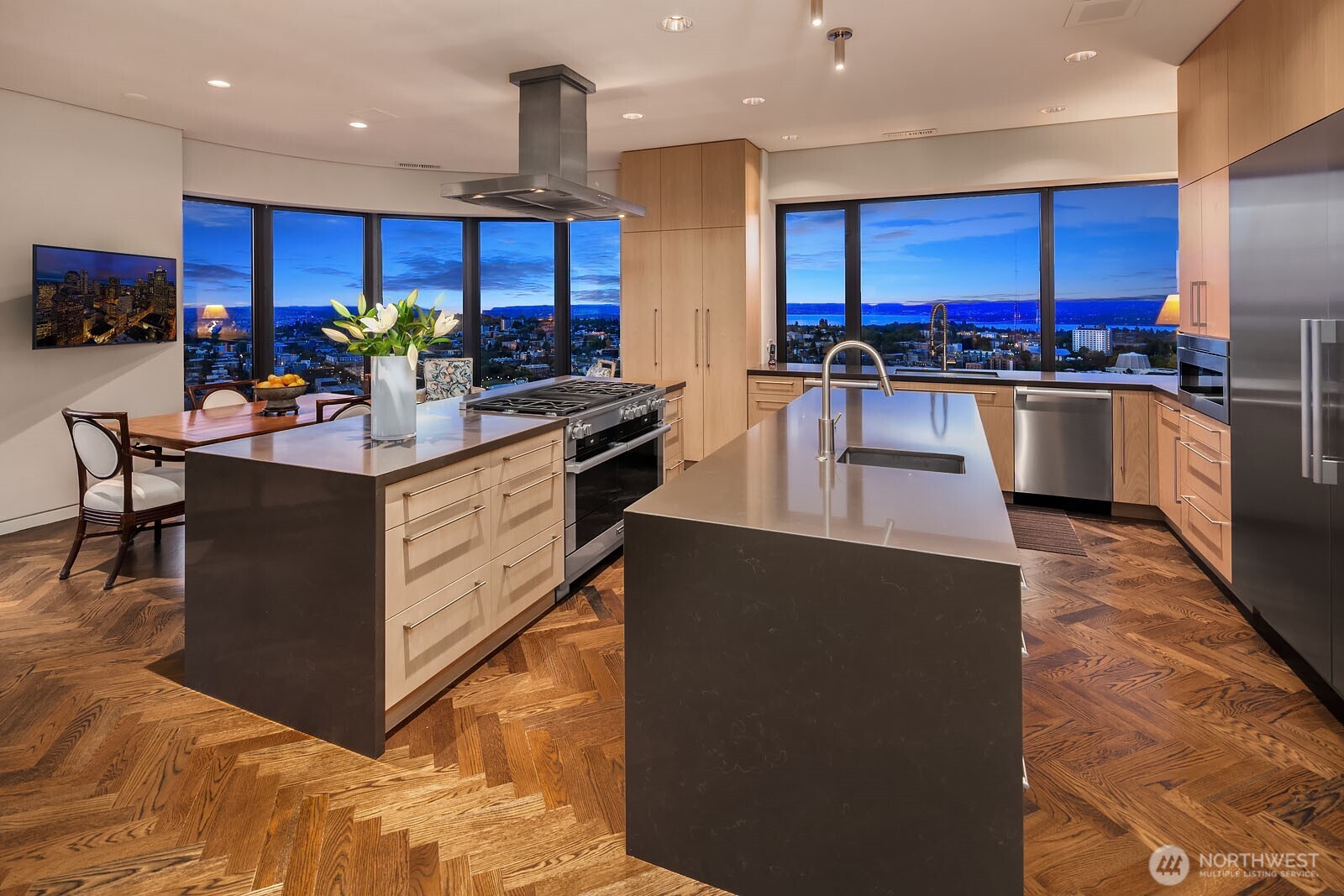 1301 Spring Street, Unit PH32 Seattle, WA 98104 - Photo 19 of 40 Gallery Image 19