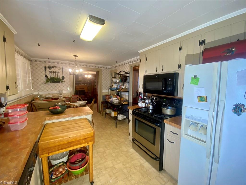 6113 White Plains Road Roaring River, NC 28669 - Photo 15 of 38 Kitchen