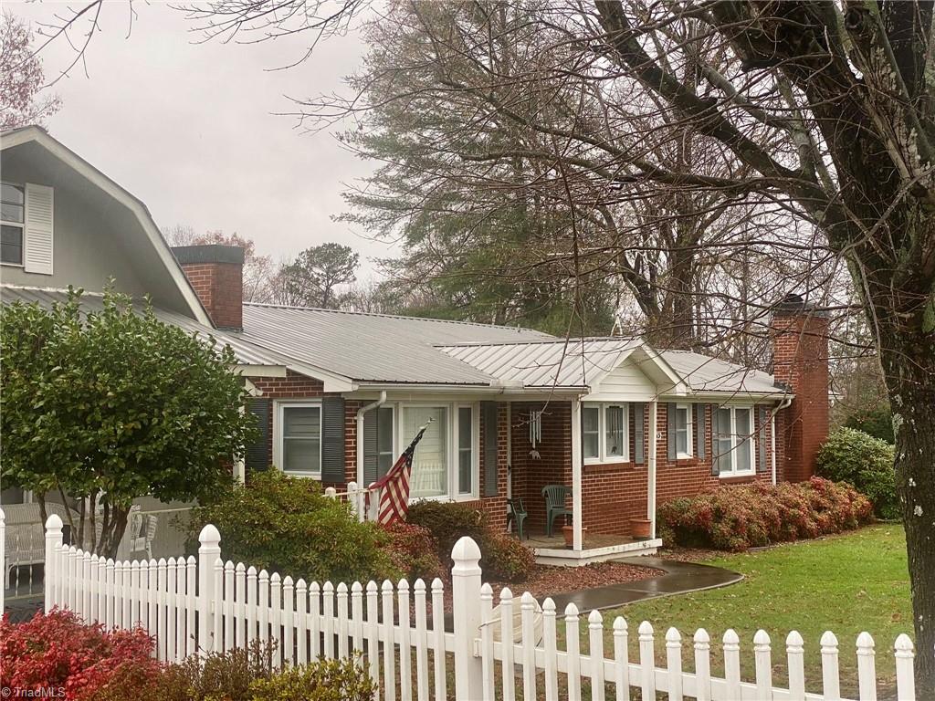 6113 White Plains Road Roaring River, NC 28669 - Photo 2 of 38