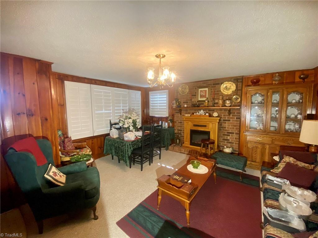 6113 White Plains Road Roaring River, NC 28669 - Photo 23 of 38 Living Room