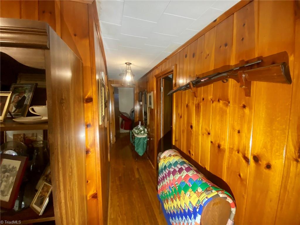 6113 White Plains Road Roaring River, NC 28669 - Photo 31 of 38 Hallway