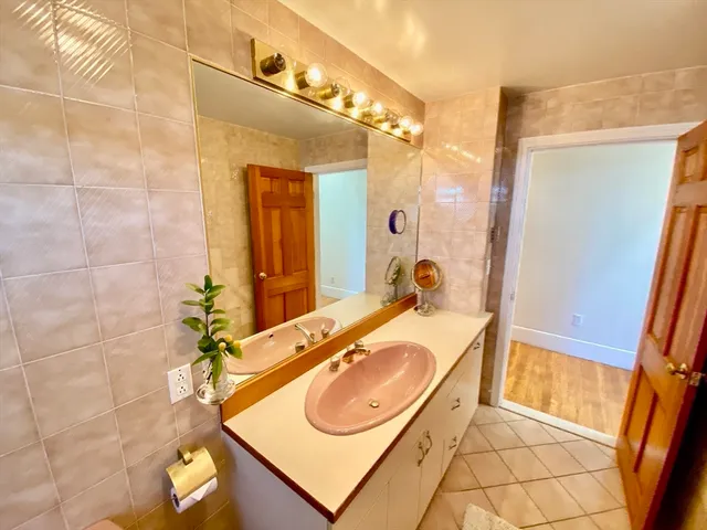 $4,800 | 208 Rawson Road, Unit 3, Brookline, MA 02445