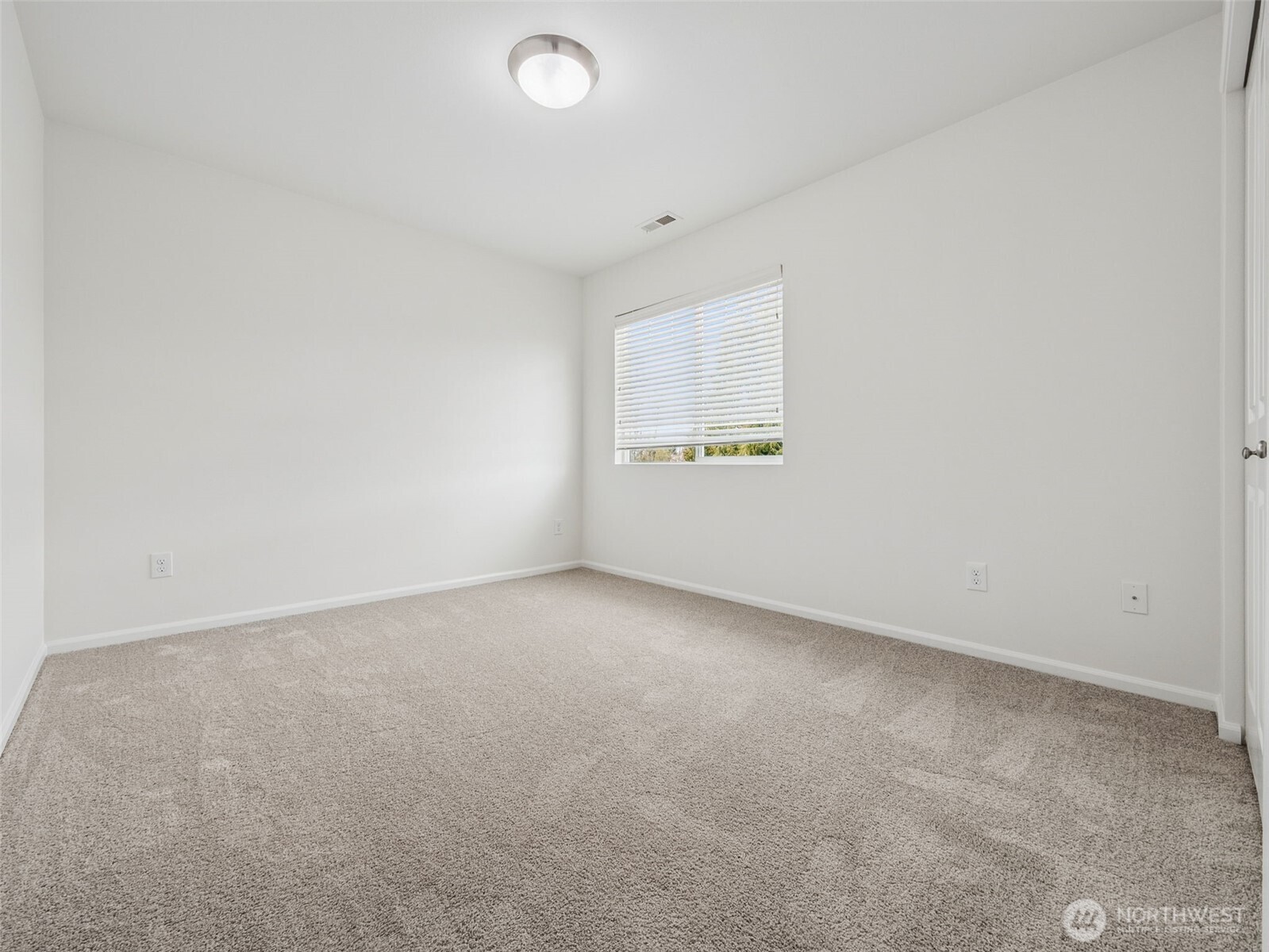 11033 Southeast 201st Street Kent, WA 98031 - Photo 17 of 32
