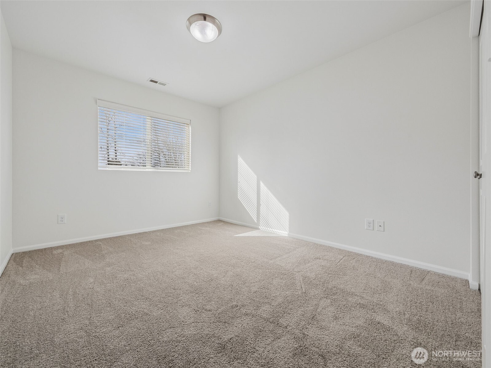 11033 Southeast 201st Street Kent, WA 98031 - Photo 18 of 32
