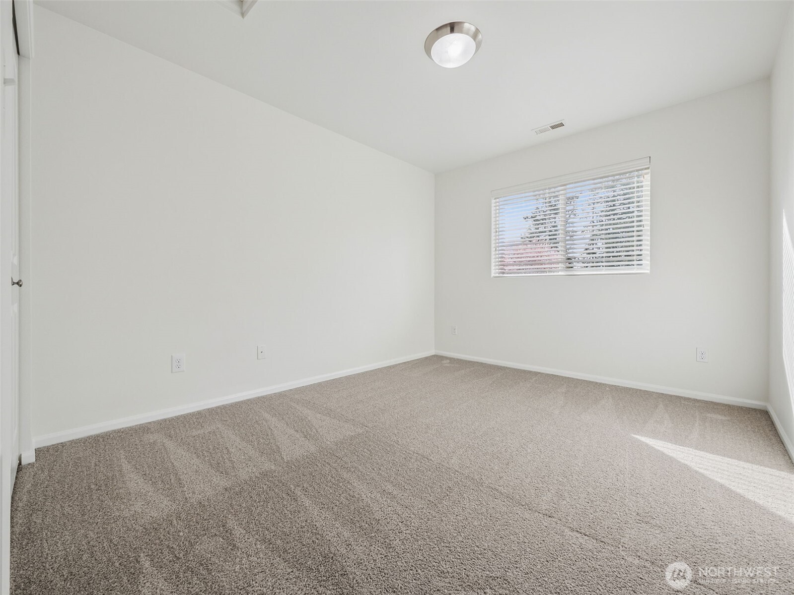 11033 Southeast 201st Street Kent, WA 98031 - Photo 19 of 32