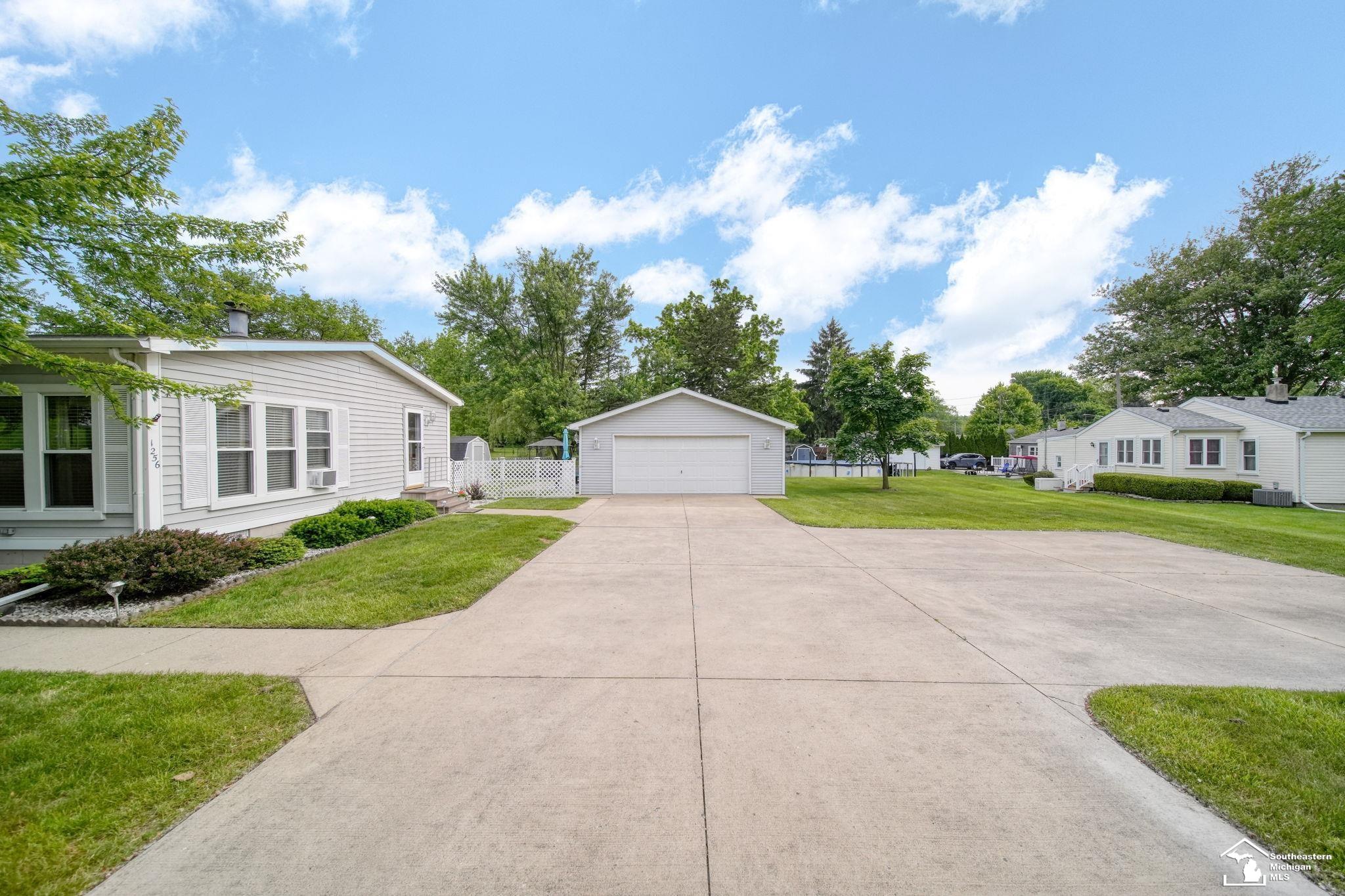 1256 Sandy Creek Road Monroe, MI 48162 - Photo 36 of 61 50178694-753372d2-e916-42f2-b56d-b6ae3751ba23.JPG