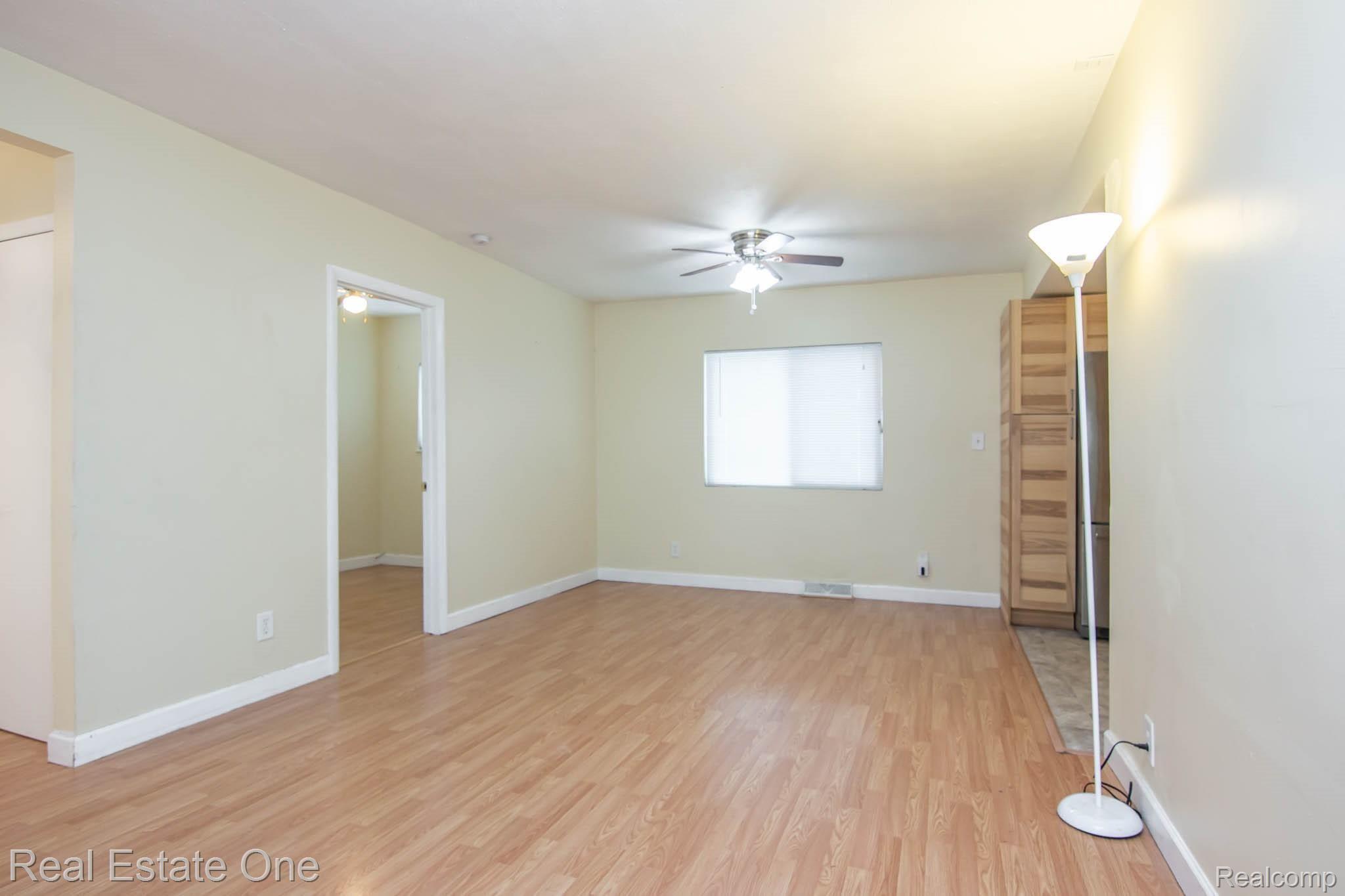 3972 Oak Knoll Road Waterford, MI 48328 - Photo 7 of 26 IMG_0891.jpg