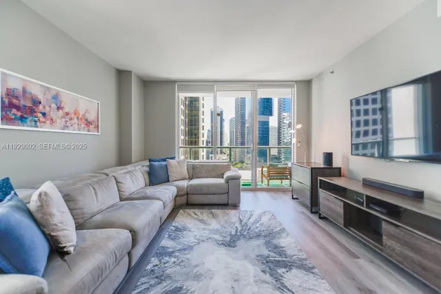 $599,000 | 55 Southeast 6th Street, Unit 2110, Miami, FL 33131