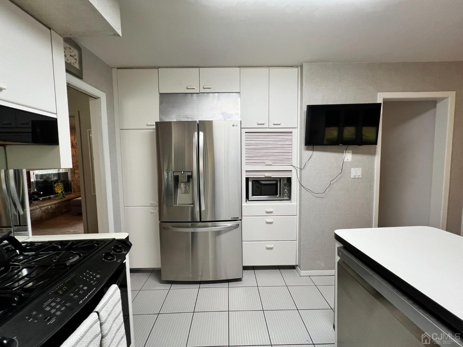 30 Kings Road East Brunswick, NJ 08816 - Photo 11 of 38 Gallery Image 11