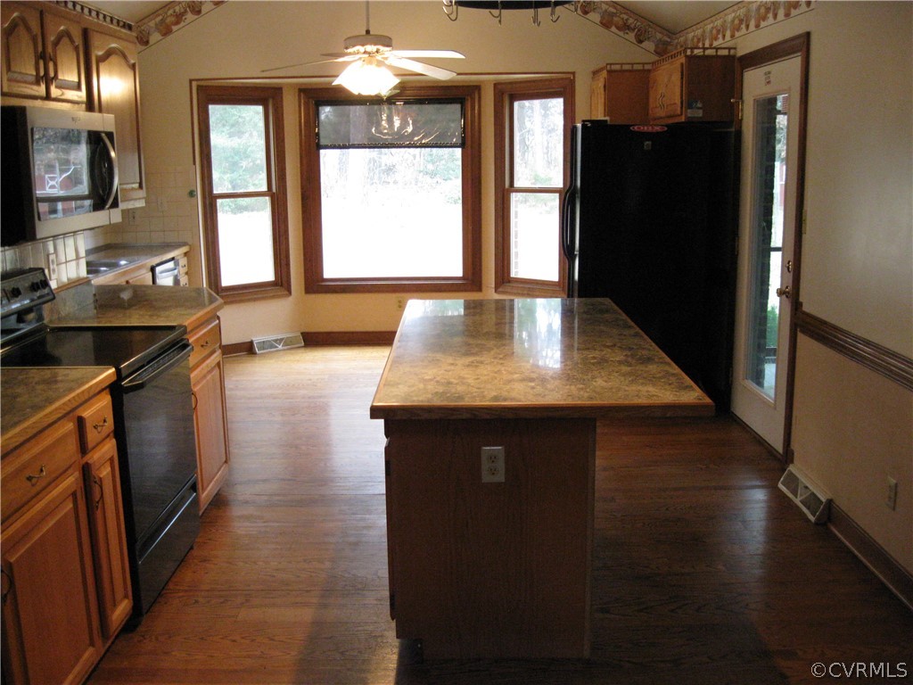 16066 Beaver Dam Road Montpelier, VA 23192 - Photo 14 of 32 Kitchen