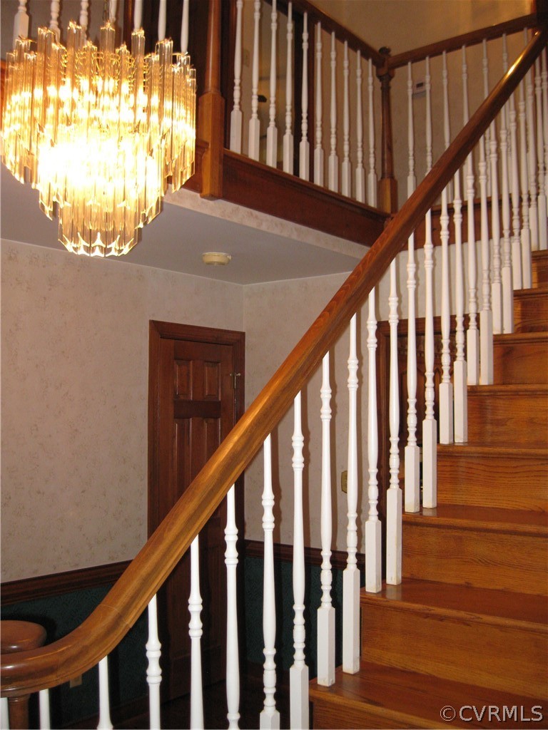 16066 Beaver Dam Road Montpelier, VA 23192 - Photo 7 of 32 Staircase
