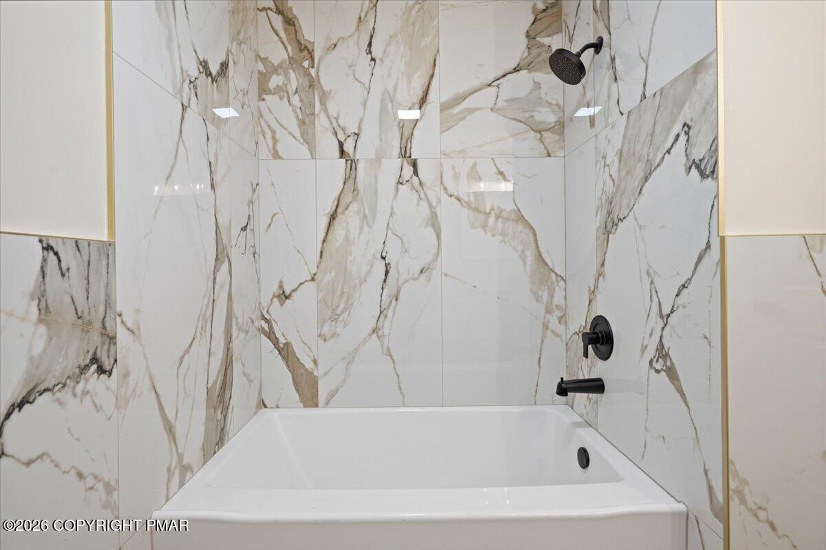 129 Rinker Road Stroudsburg, PA 18360 - Photo 40 of 64 MAIN BATH