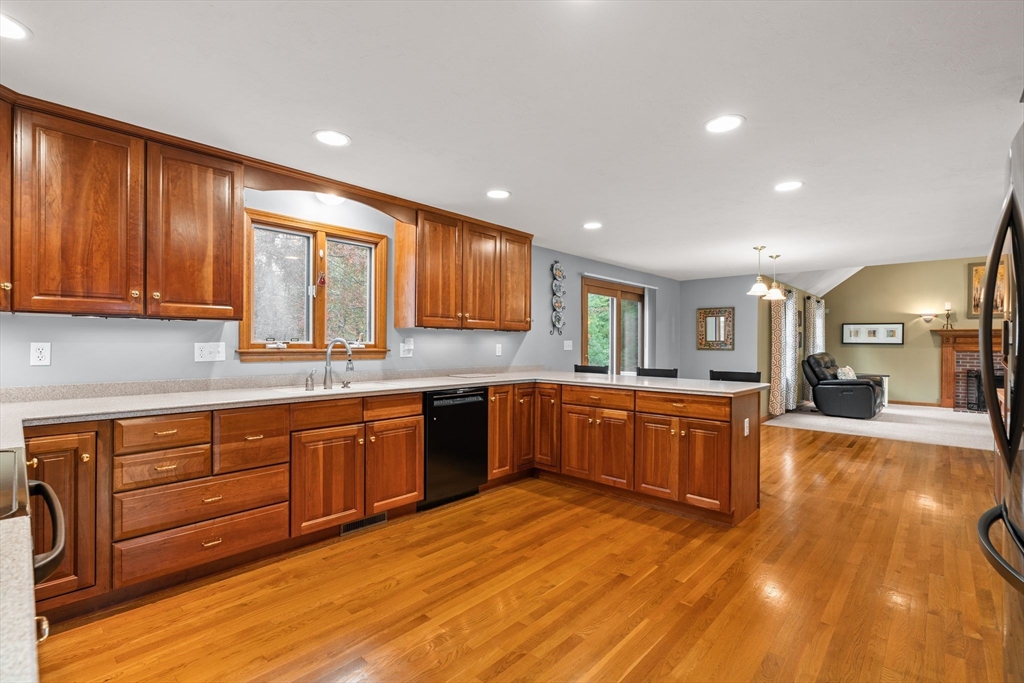 35 Stockbridge Road Bridgewater, MA 02324 - Photo 9 of 39 Gallery Image 9