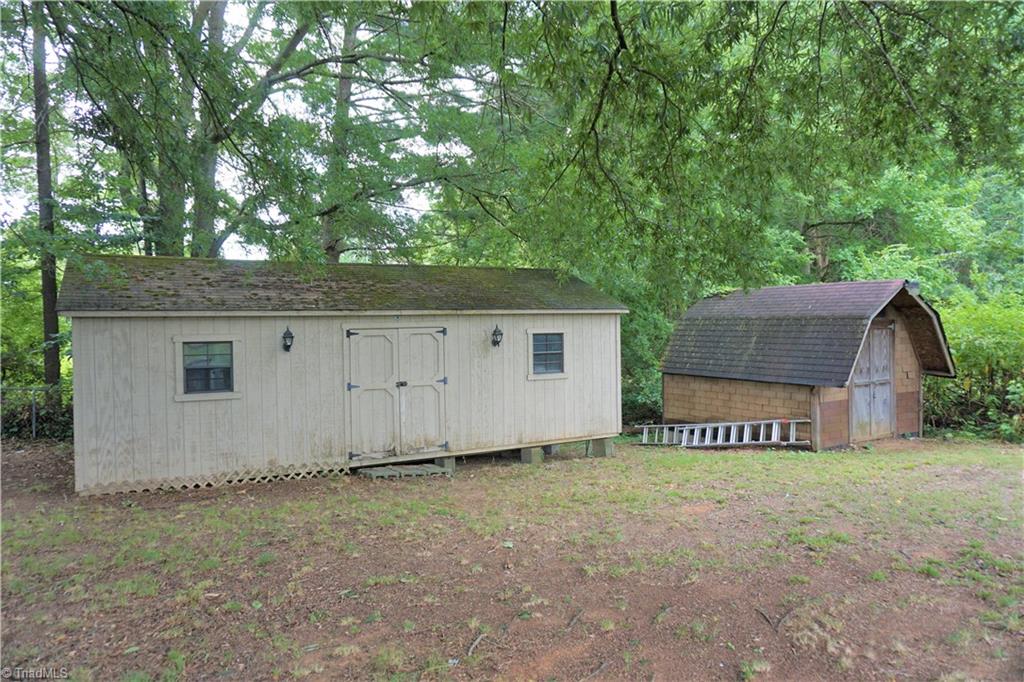 6001 Hunters Ridge Drive Lexington, NC 27295 - Photo 5 of 30 Gallery Image 5