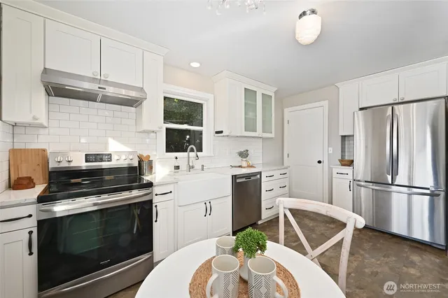 $815,000 | 10332 Ashworth Avenue North, Seattle, WA 98133