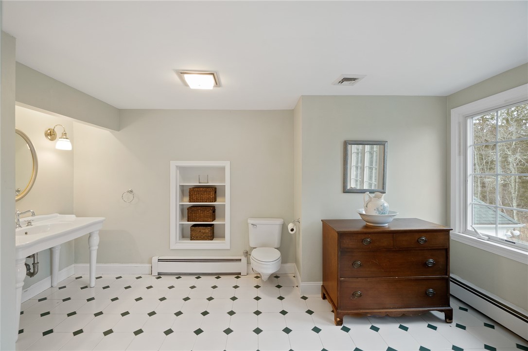 41 Johnson Road Foster, RI 02825 - Photo 29 of 49 Huge second level en suite