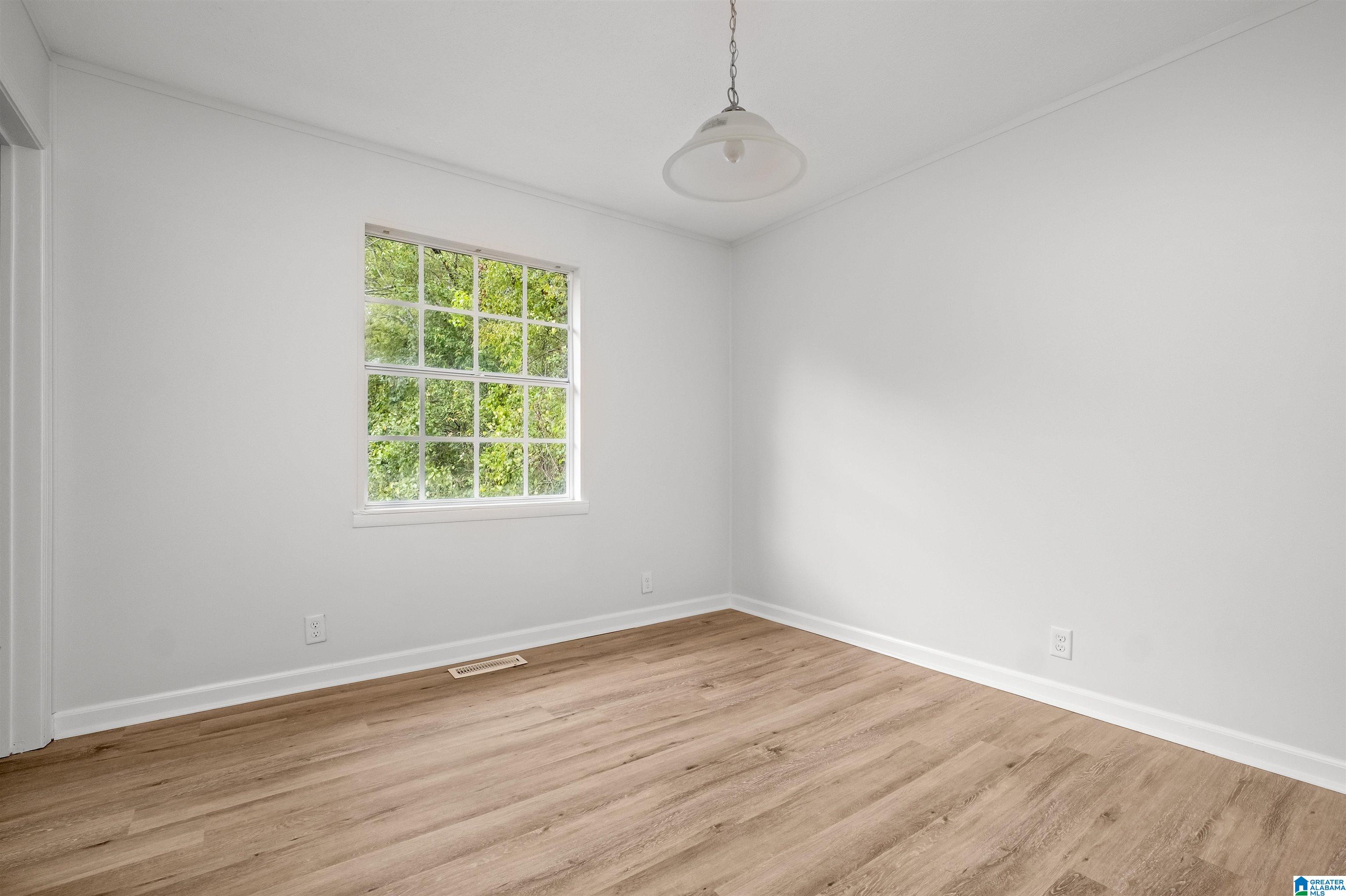 704 Drake Avenue Bessemer, AL 35020 - Photo 6 of 42