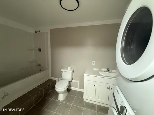 $589,000 | 4744 West Beaver Creek Drive, Powell, TN 37849