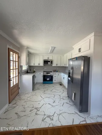 $589,000 | 4744 West Beaver Creek Drive, Powell, TN 37849
