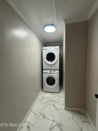 $589,000 | 4744 West Beaver Creek Drive, Powell, TN 37849