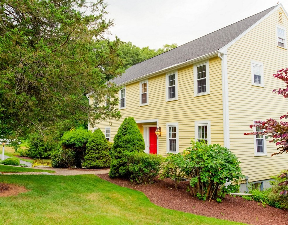 9 Olde Coach Road Westborough, MA 01581 - Photo 2 of 30 Gallery Image 2