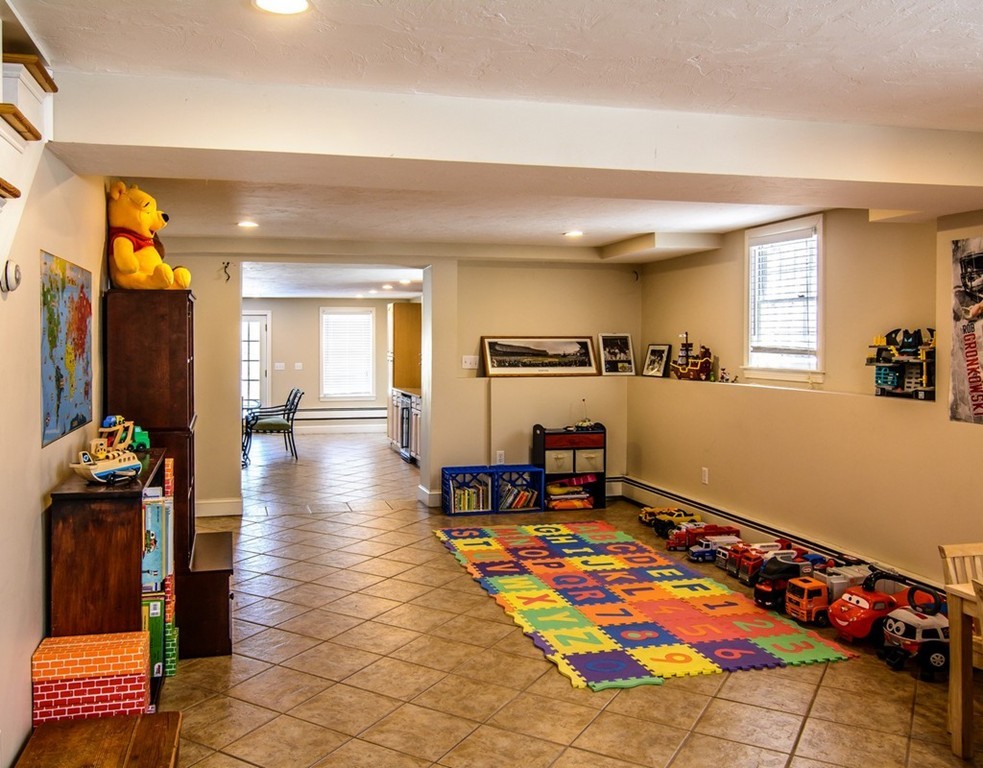 9 Olde Coach Road Westborough, MA 01581 - Photo 25 of 30 Gallery Image 25