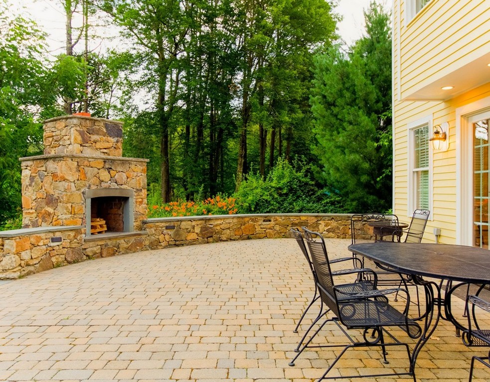 9 Olde Coach Road Westborough, MA 01581 - Photo 28 of 30 Gallery Image 28