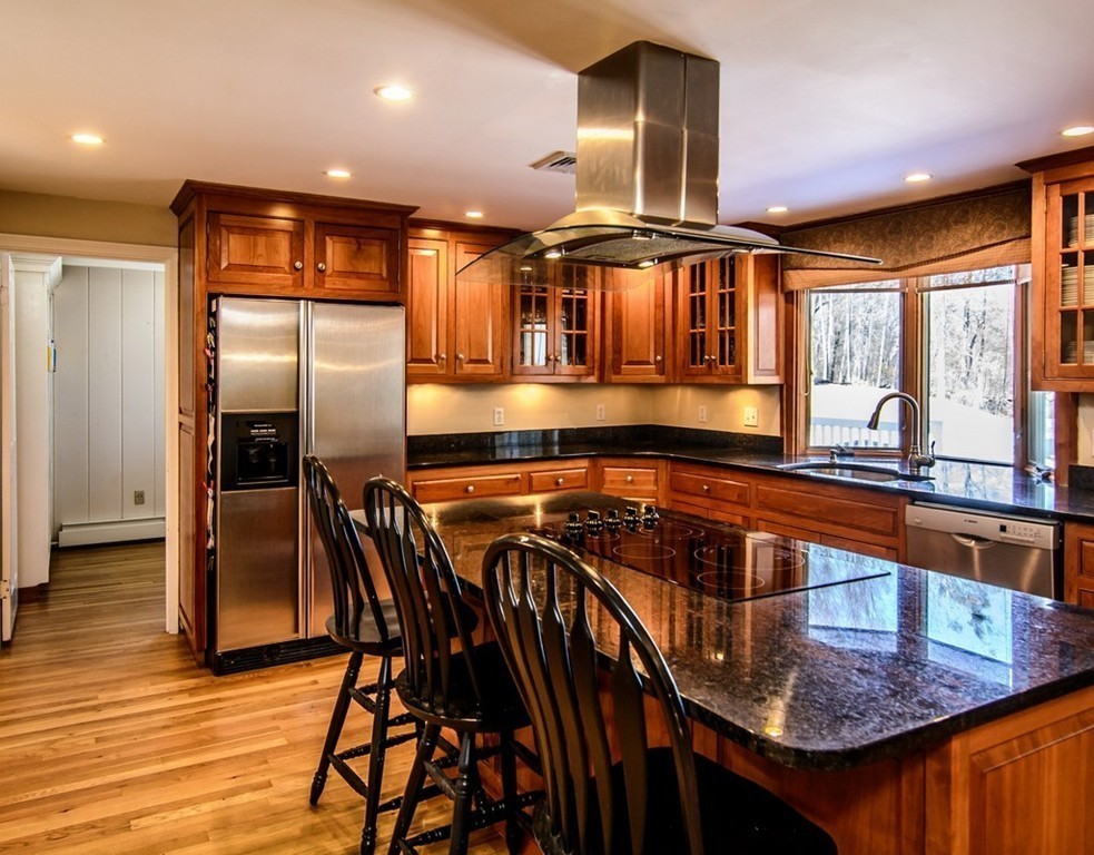 9 Olde Coach Road Westborough, MA 01581 - Photo 8 of 30 Gallery Image 8