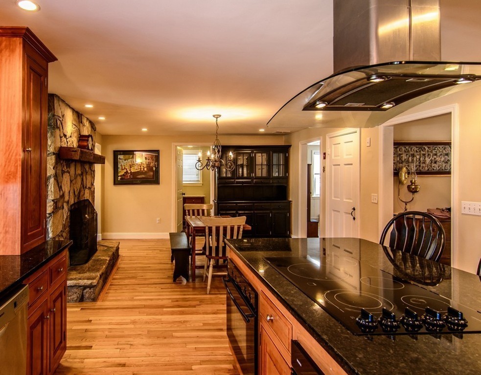 9 Olde Coach Road Westborough, MA 01581 - Photo 10 of 30 Gallery Image 10