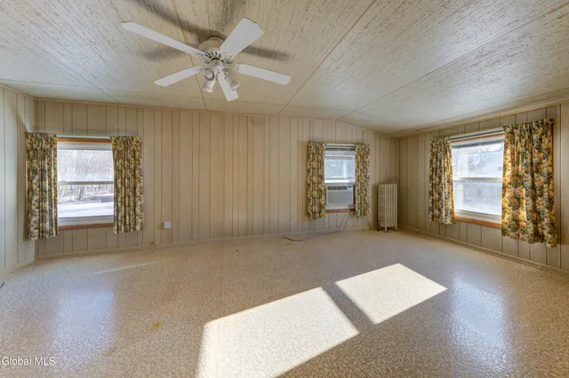 $289,900 | 6 Park Way, Castleton-on-Hudson, NY 12033