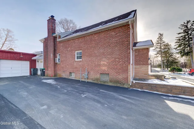 $289,900 | 6 Park Way, Castleton-on-Hudson, NY 12033