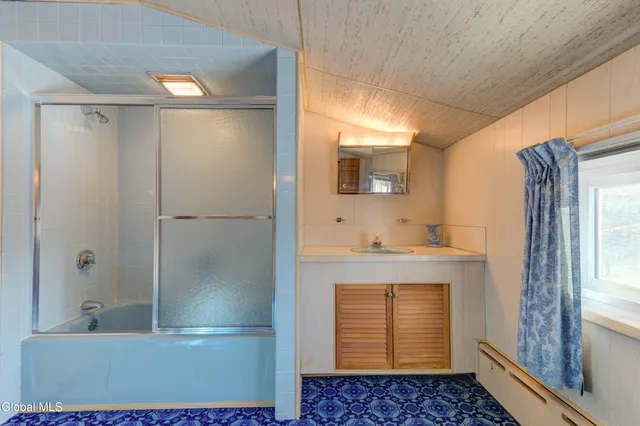 $289,900 | 6 Park Way, Castleton-on-Hudson, NY 12033