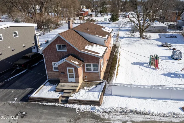 $289,900 | 6 Park Way, Castleton-on-Hudson, NY 12033