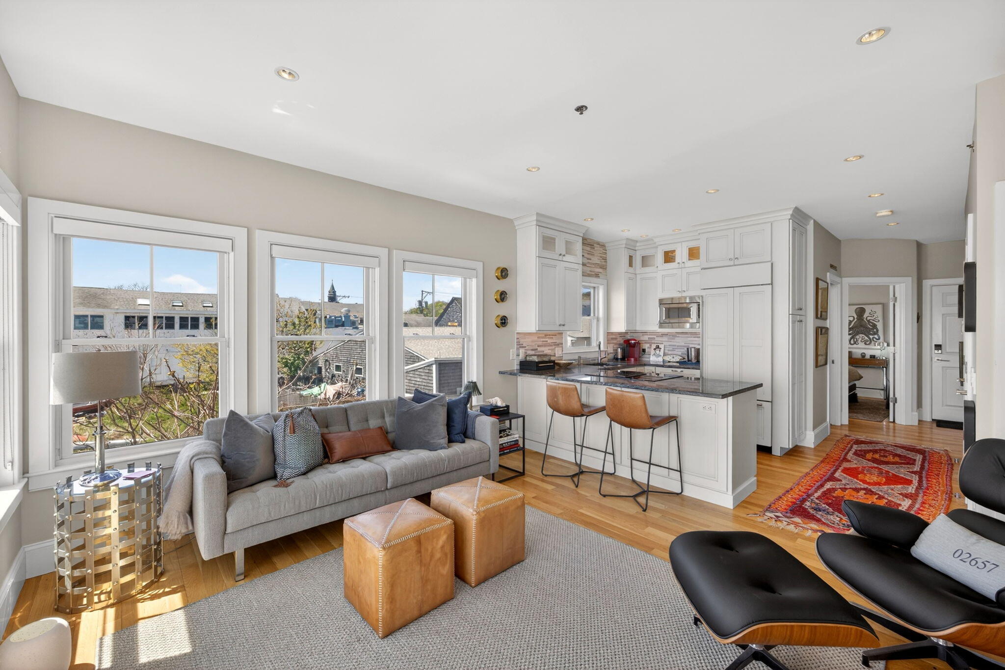 333 R Commercial Street, Unit 3 Provincetown, MA 02657 - Photo 4 of 33 6-06-9L4A8909