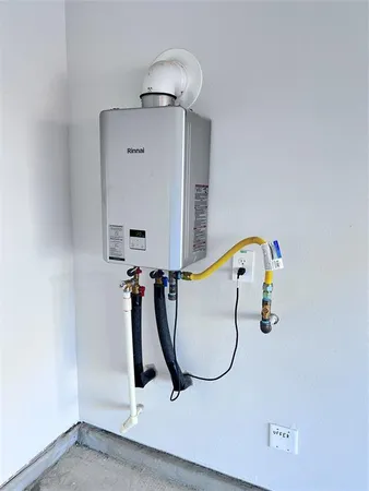 $2,300 | 10313 Rambling Brks Lane, Aubrey, TX 76227