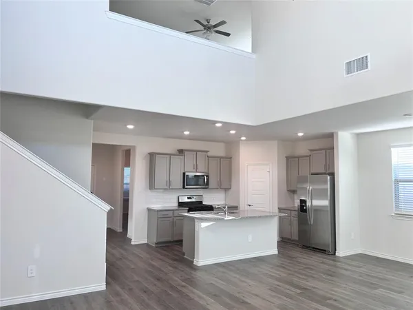 $2,300 | 10313 Rambling Brks Lane, Aubrey, TX 76227