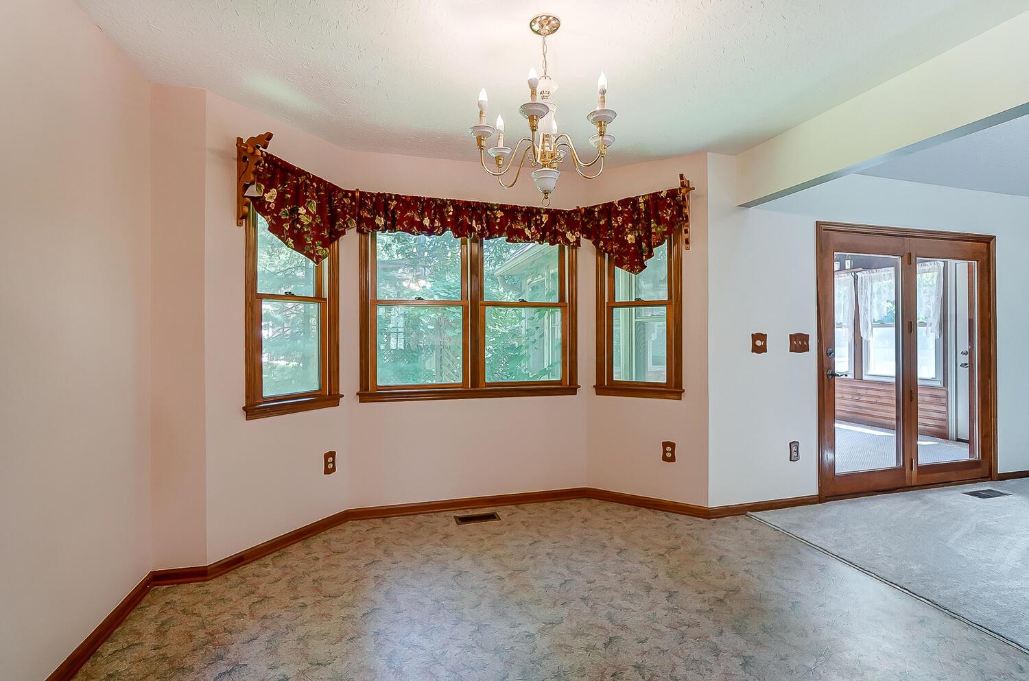 667 Ridenour Road Columbus, OH 43230 - Photo 15 of 66